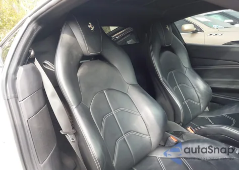 2017 Ferrari 488 Gtb z USA, uszkodzony, nr VIN ZFF79ALA2H0224625